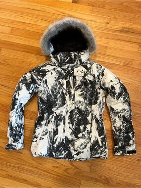 Women's Black & White Printed Ski Jacket with Faux Fur Trim